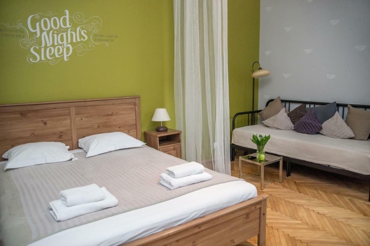 Red Kurka Apartments Cracovie Extérieur photo